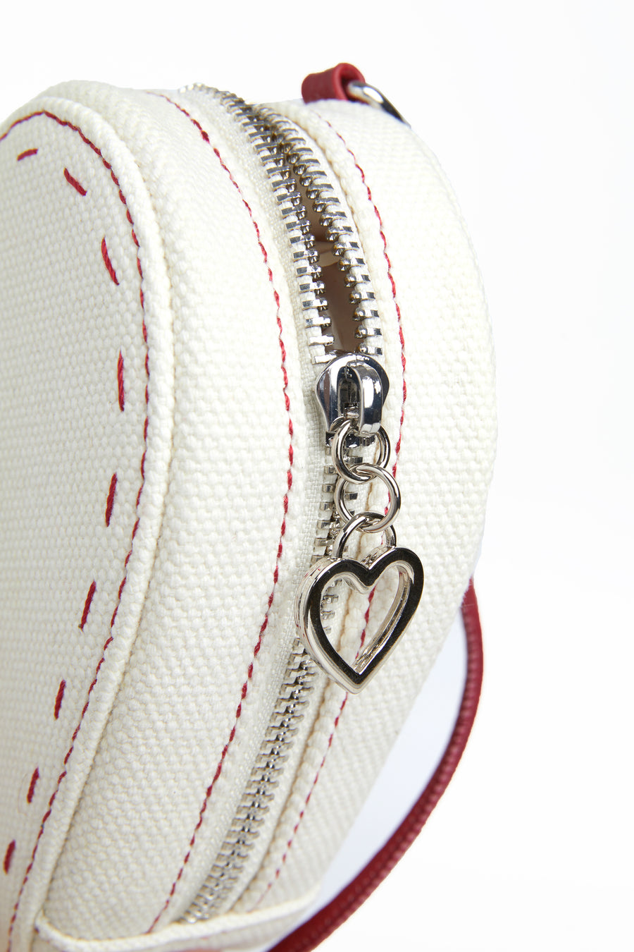 〖WULTMAS X Affection BLVD〗Sweet Heart Box Bag in White