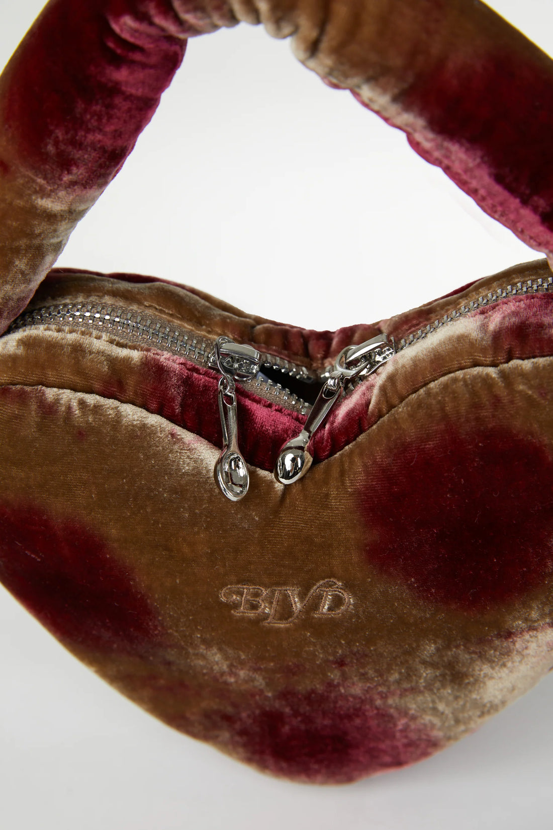 〖WULTMAS X Affection BLVD〗Marshmallow Heart Clutch in Susu